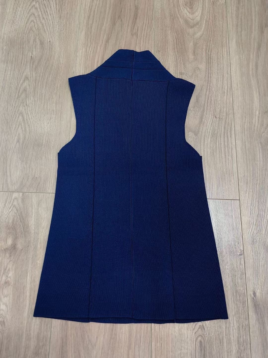 Rss Ribbed V Neck Top