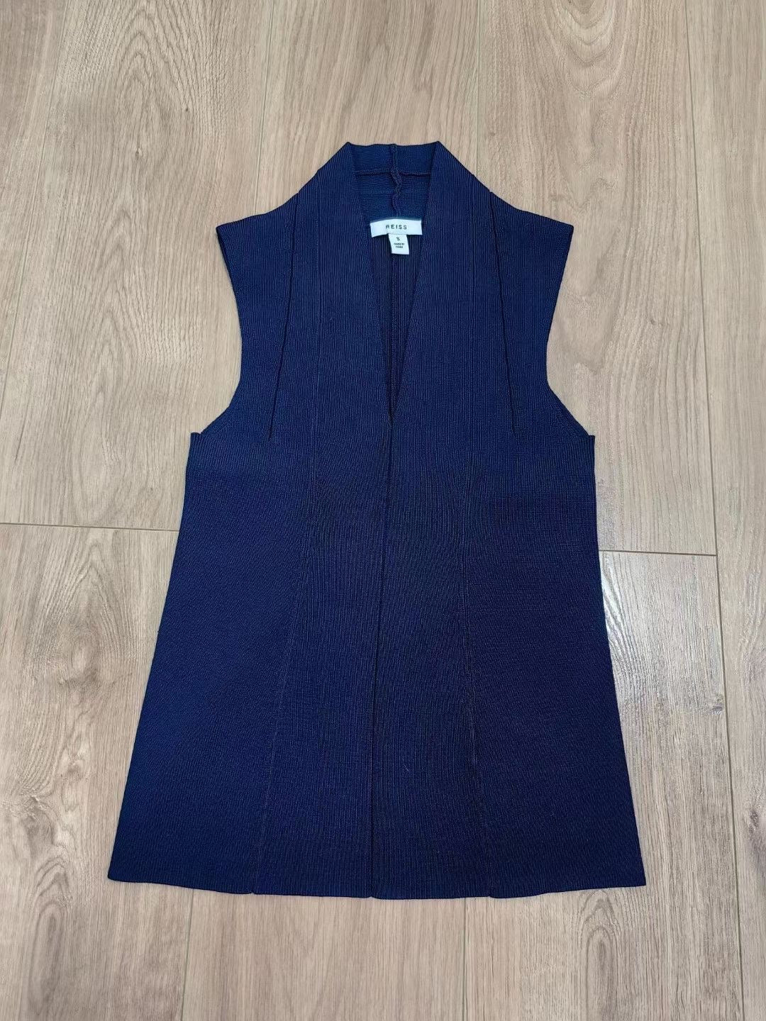 Rss Ribbed V Neck Top