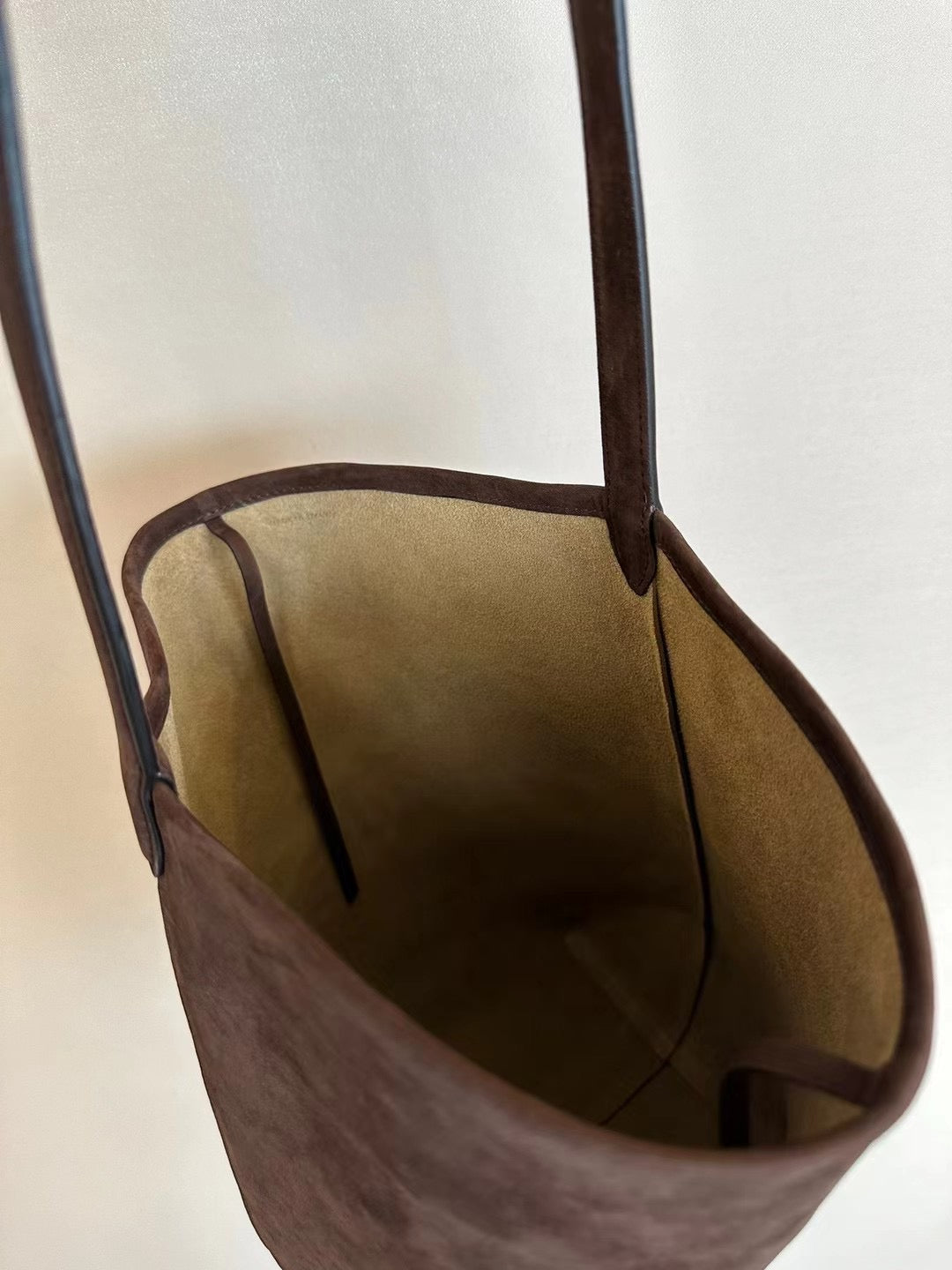 TR N/S Tote Bag Suede - Tundra, Wood