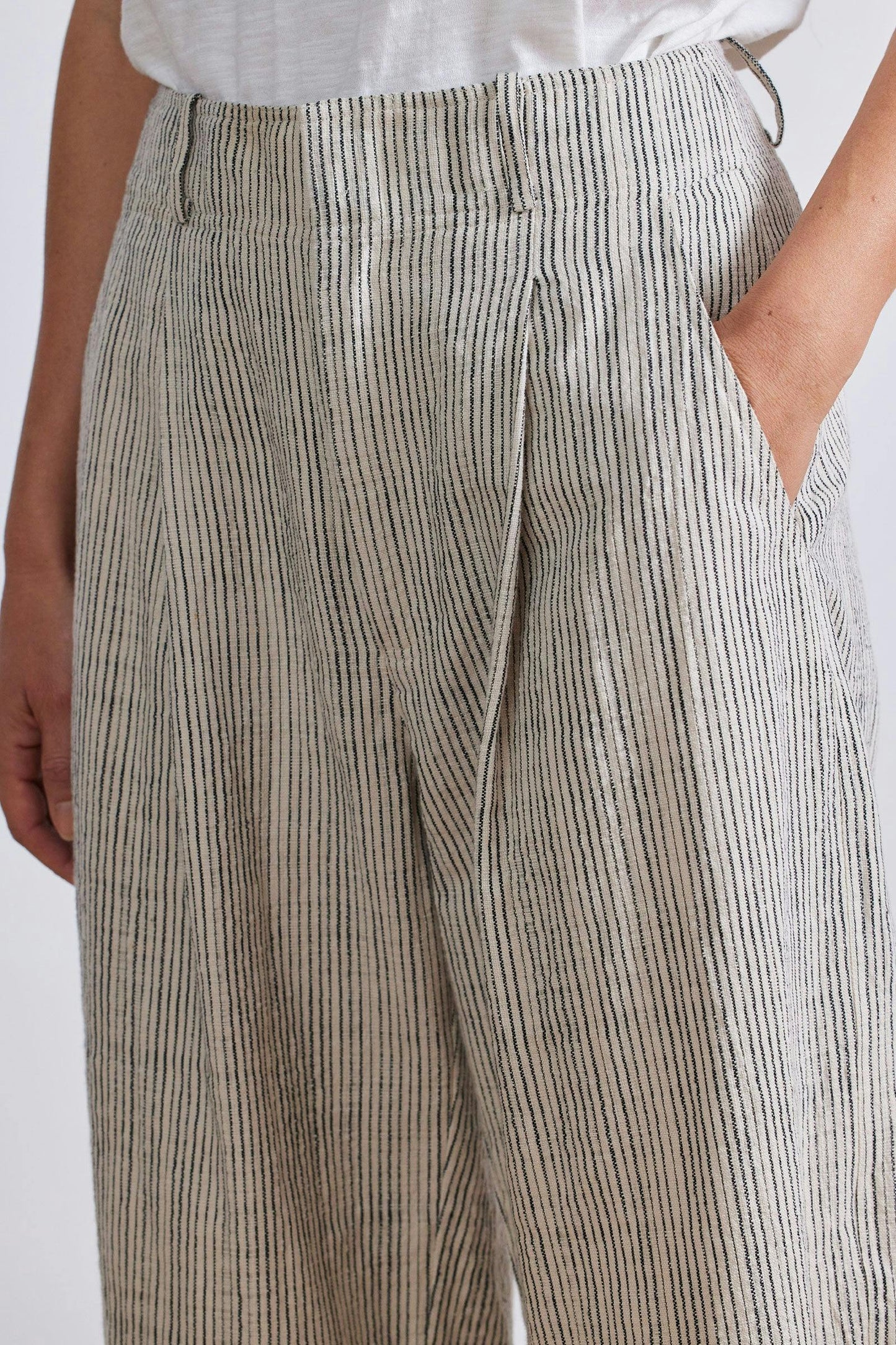 AA Cecilia Vest & Bari Crop Trousers Set