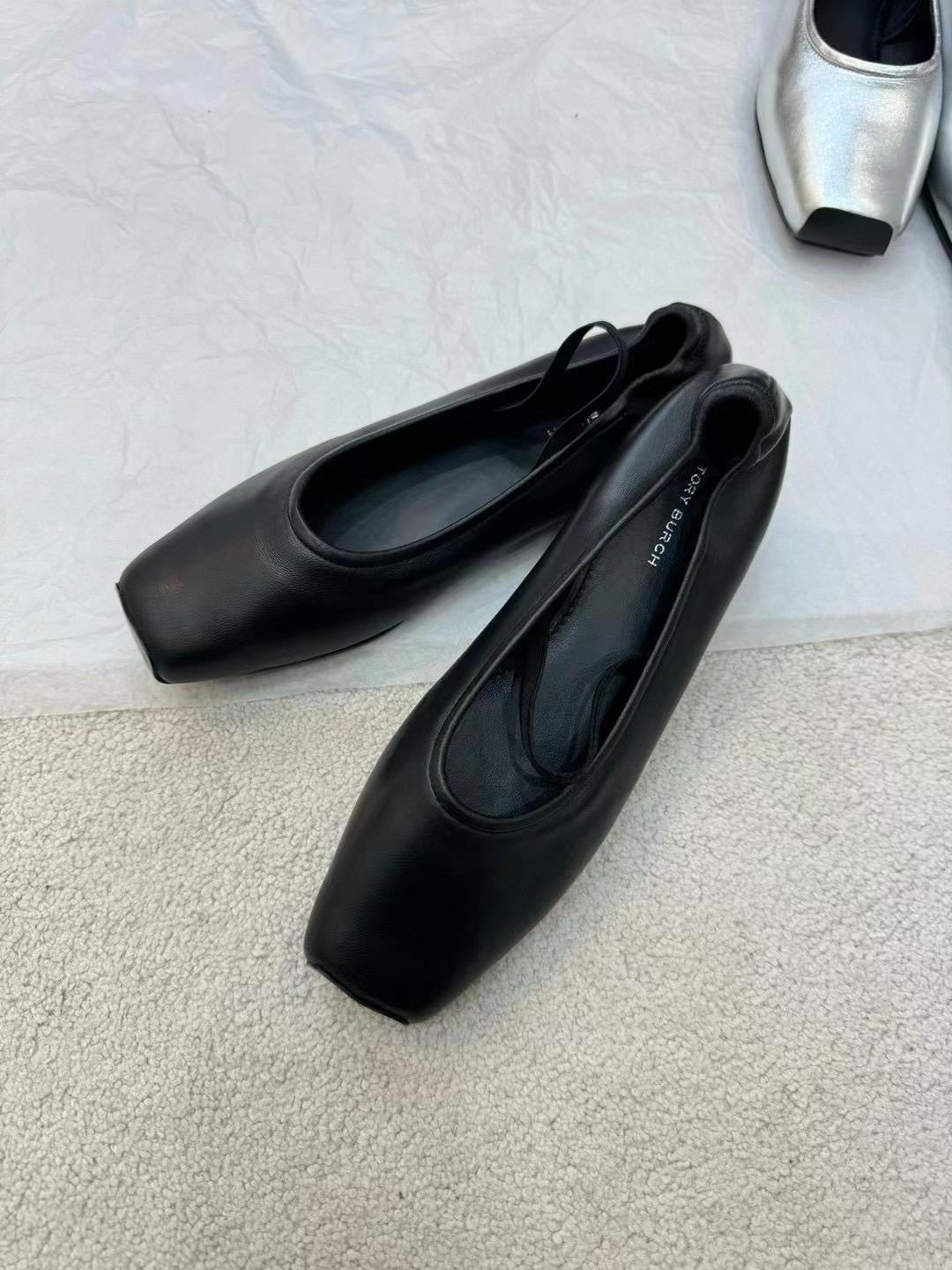 TB Runway Ballet Flats