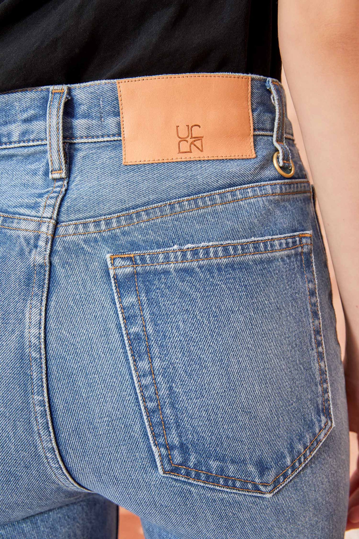 UJ Loi High Waisted Jeans