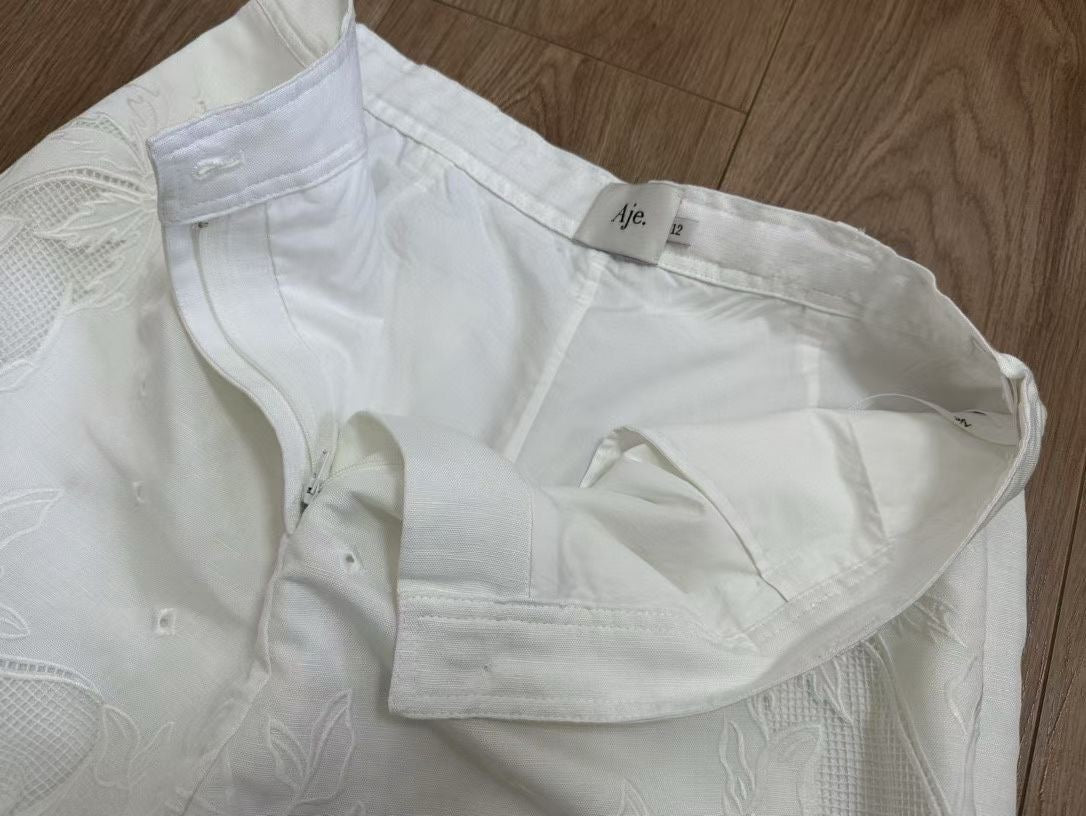 Aj White Lace Embroidered Shorts