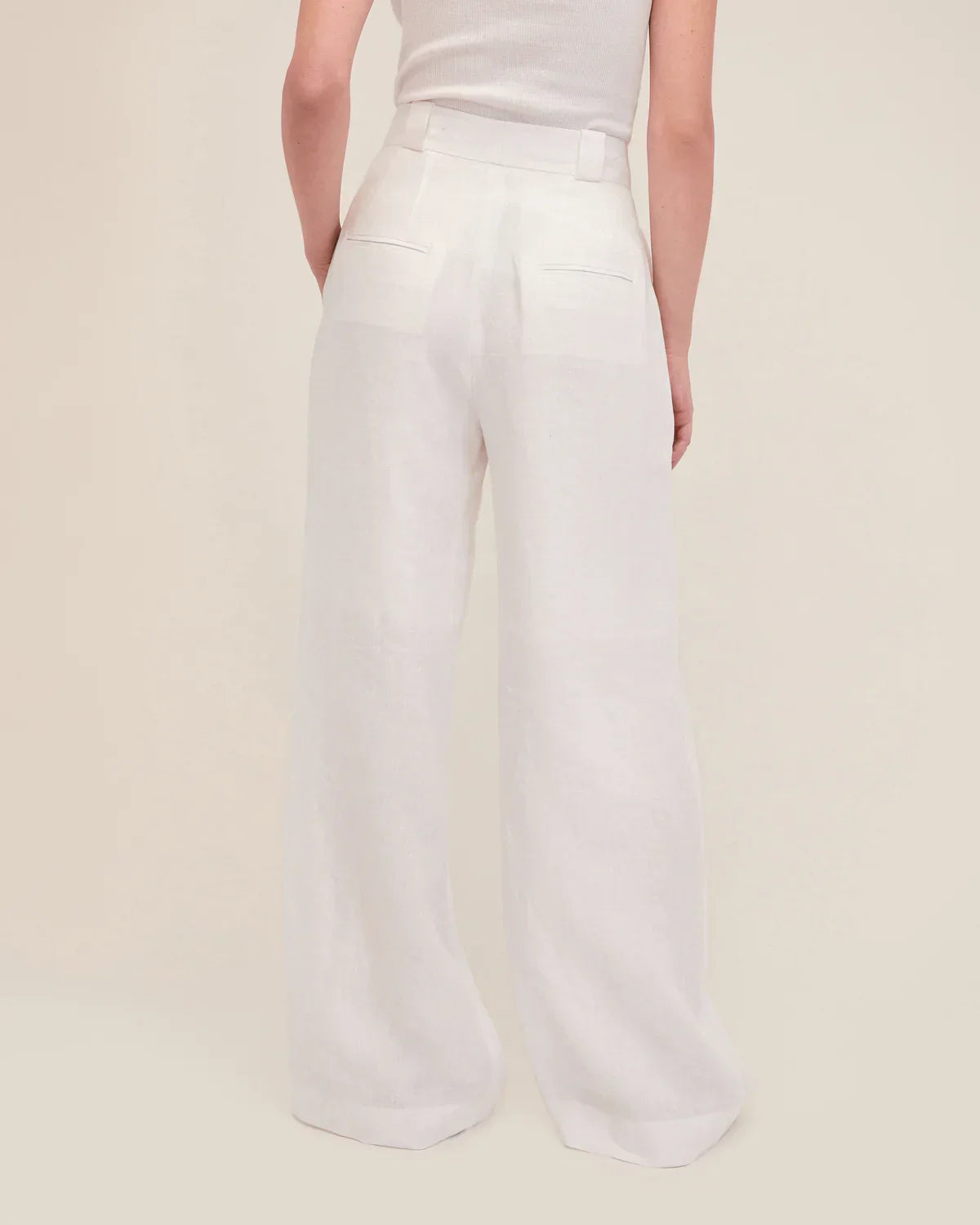 MW Dana Vest & Solea Linen Pants