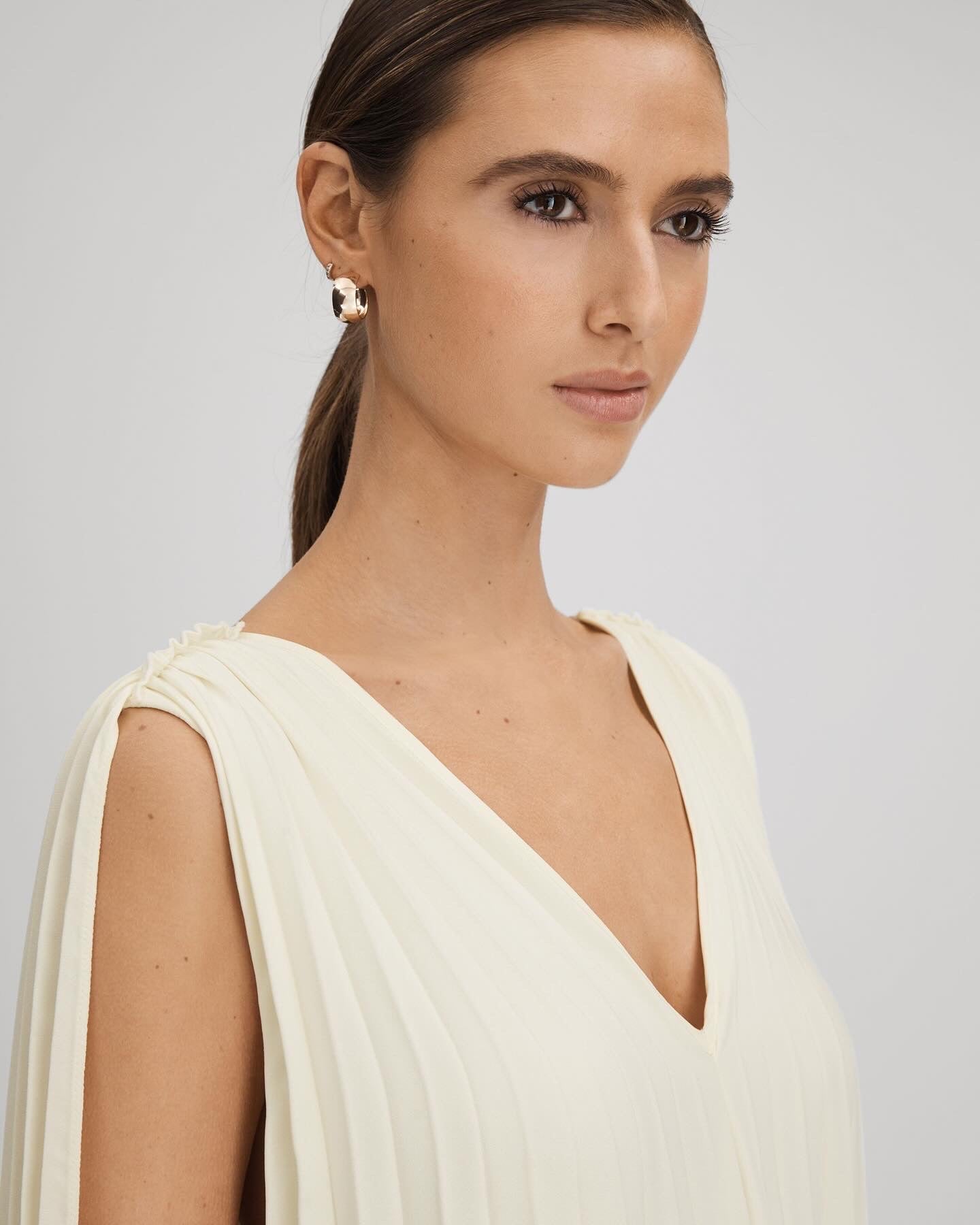 Rss Loreli Cape Sleeve Dress