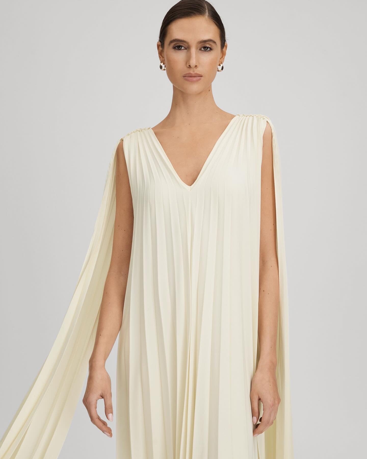 Rss Loreli Cape Sleeve Dress