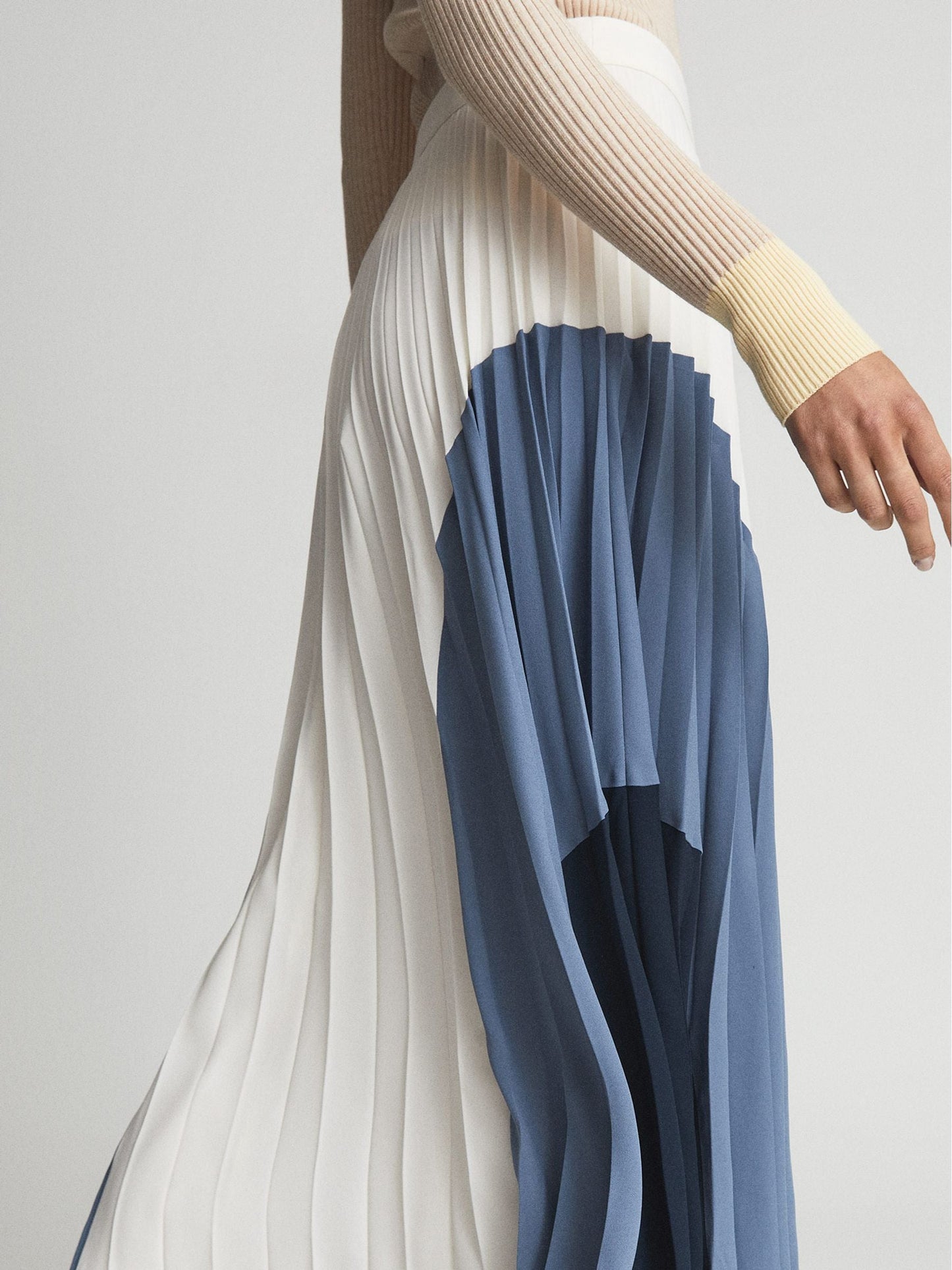 Rss Murphy Pleated Midi Skirt