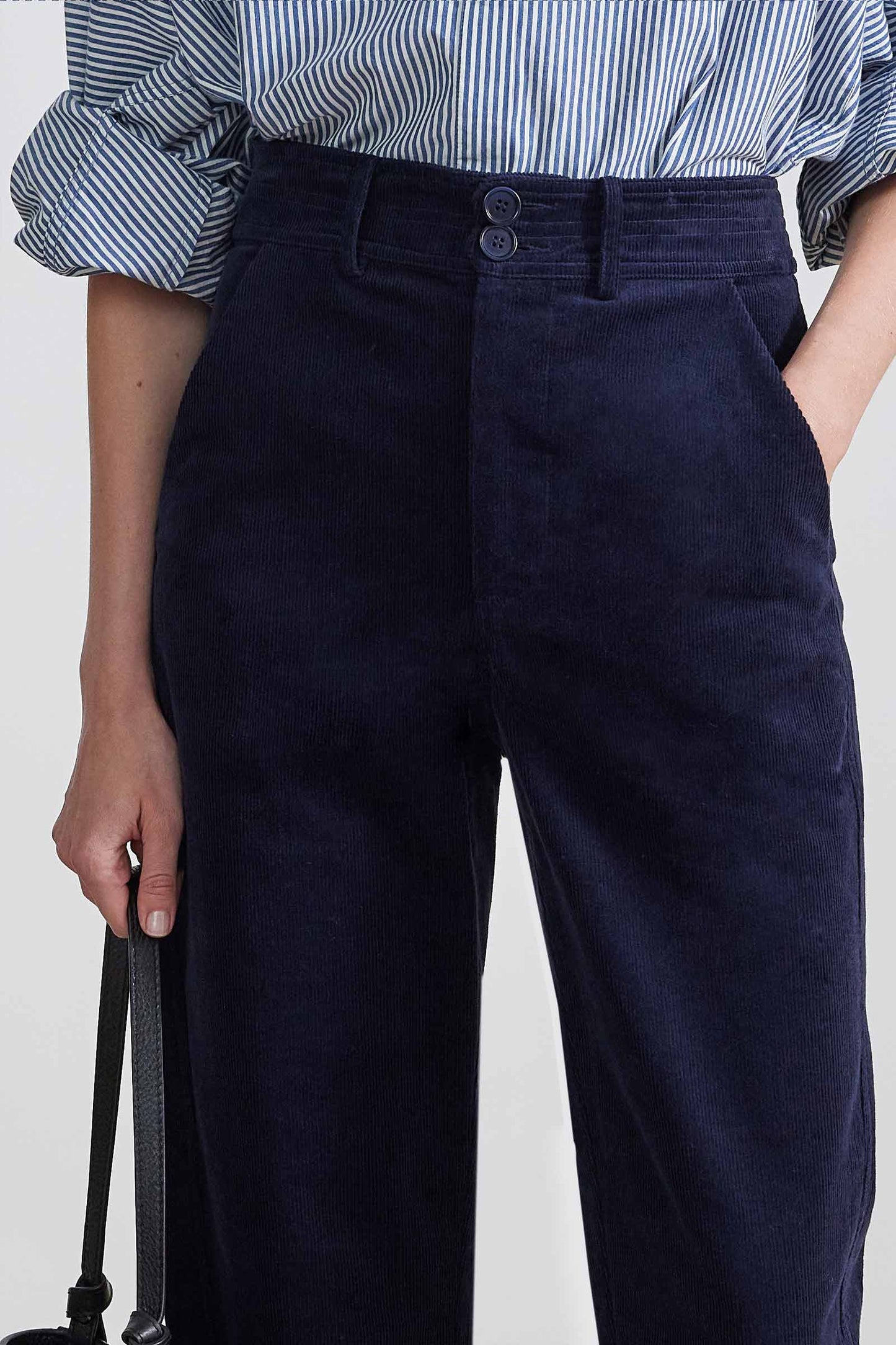 AA Mari Barrel Corduroy Pant