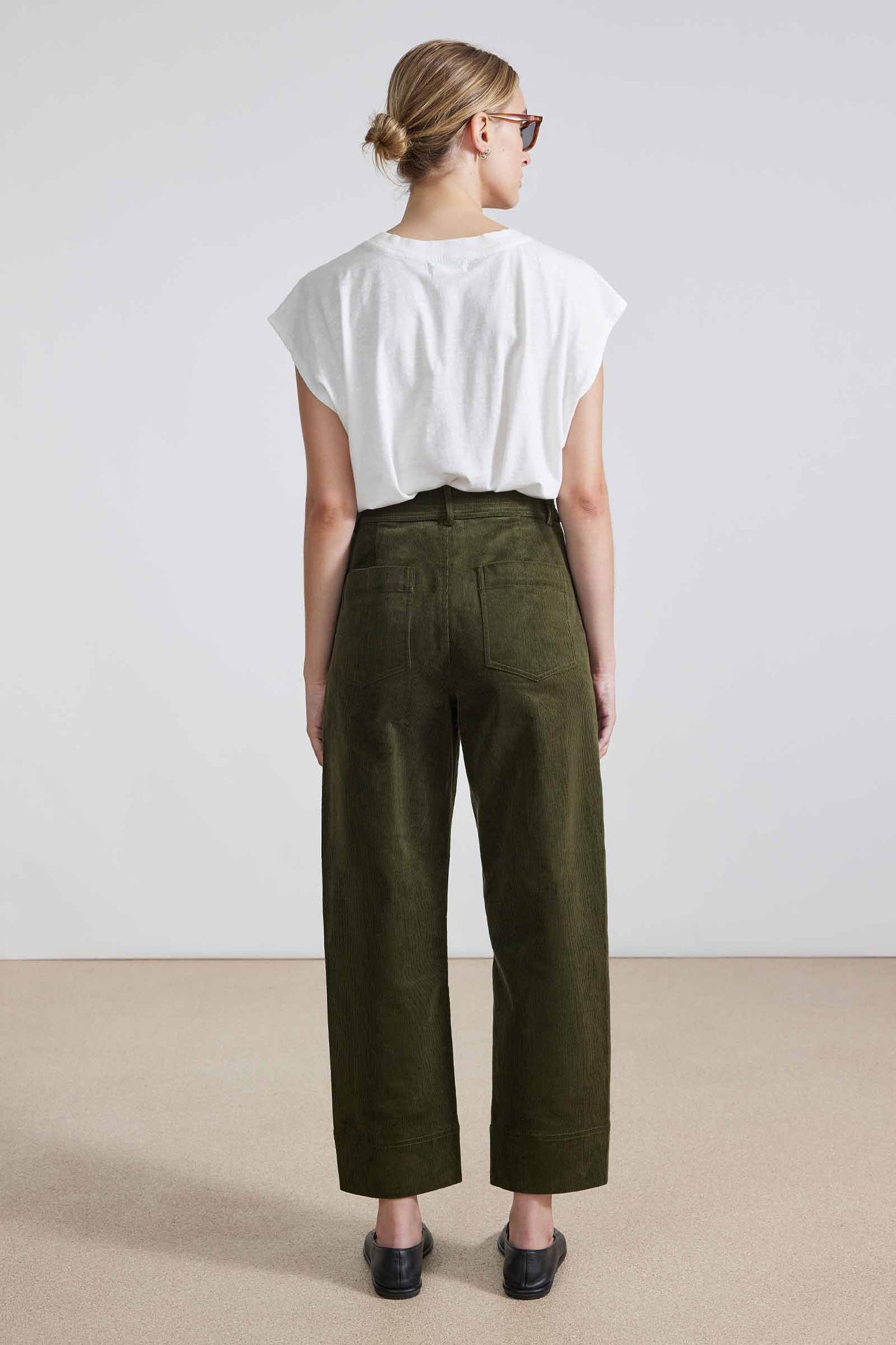 AA Mari Barrel Corduroy Pant