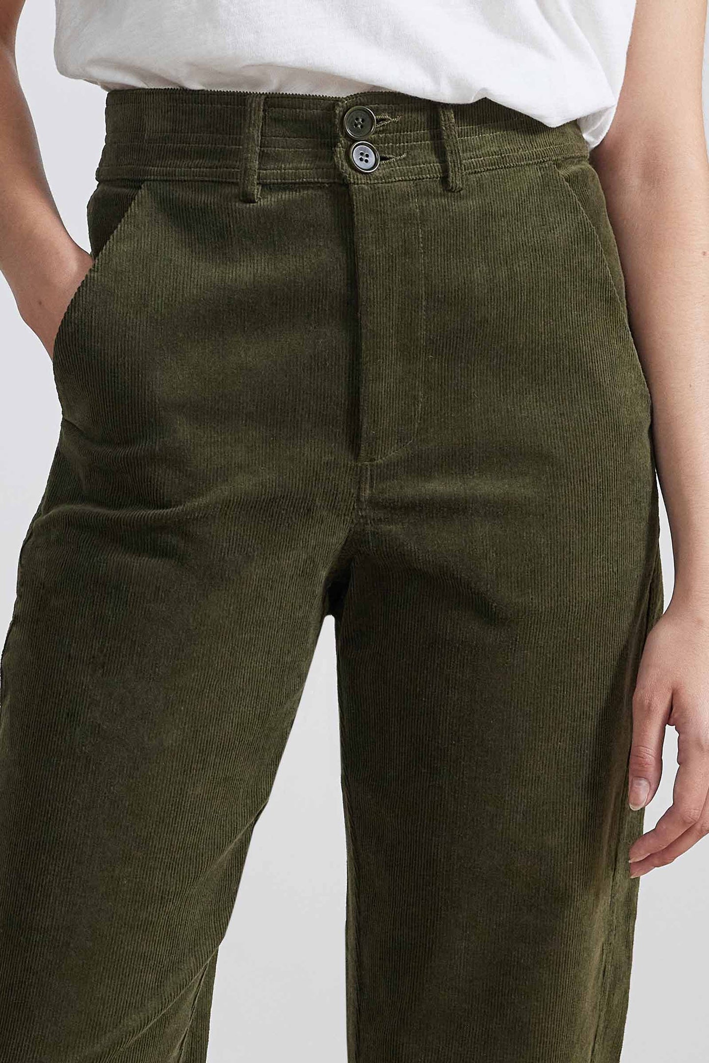 AA Mari Barrel Corduroy Pant